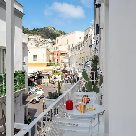 Casina Caprese By Caprirooms 3* 카프리